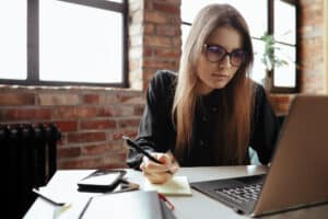 Operaciones auxiliares de servicios administrativos y generales