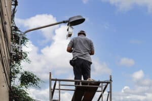 Gestión y supervisión del montaje y mantenimiento de redes eléctricas de baja tensión y alumbrado exterior