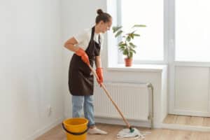 Operaciones básicas de pisos en alojamientos