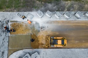 Operaciones auxiliares de acabados rígidos y urbanización