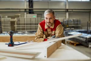 Organización y gestión de la producción en industrias del mueble y carpintería